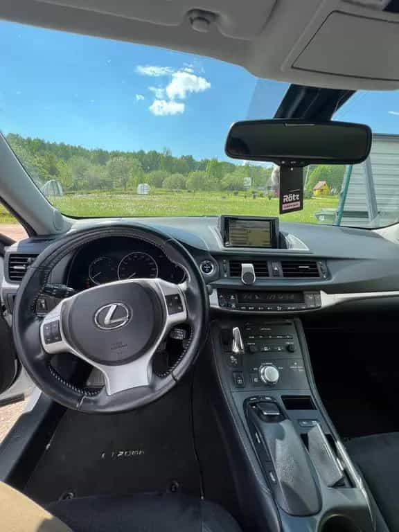 Lexus CT 200h 200h - 09/2012-photo-2