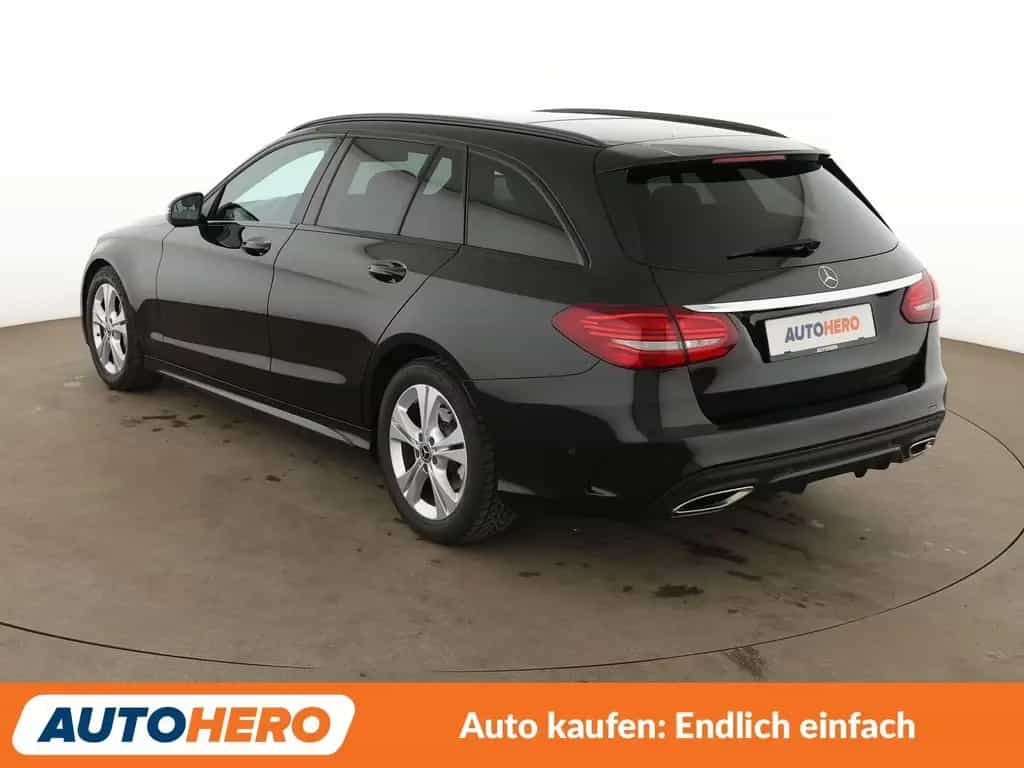 Mercedes-Benz C 300 T AMG Line Aut.*NAVI*CAM*LED*ACC*PANO*AHK* 08/2018-photo-3