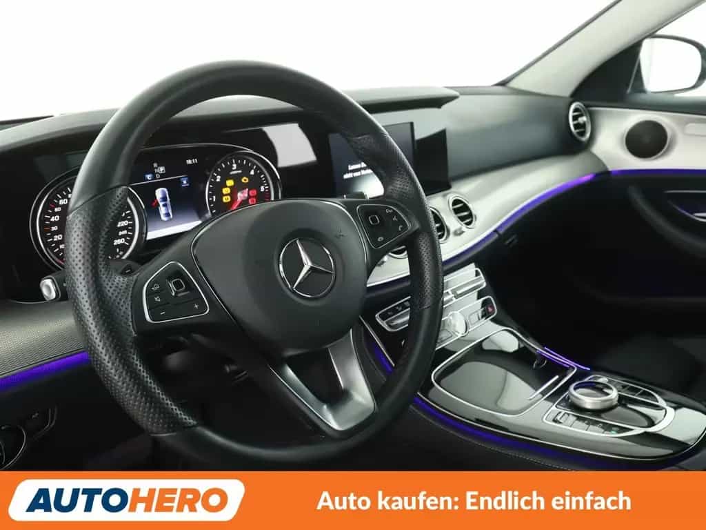 Mercedes-Benz E 220 d Avantgarde Aut.*NAVI*LED*TEMPO*CAM*PDC* 07/2017-photo-10