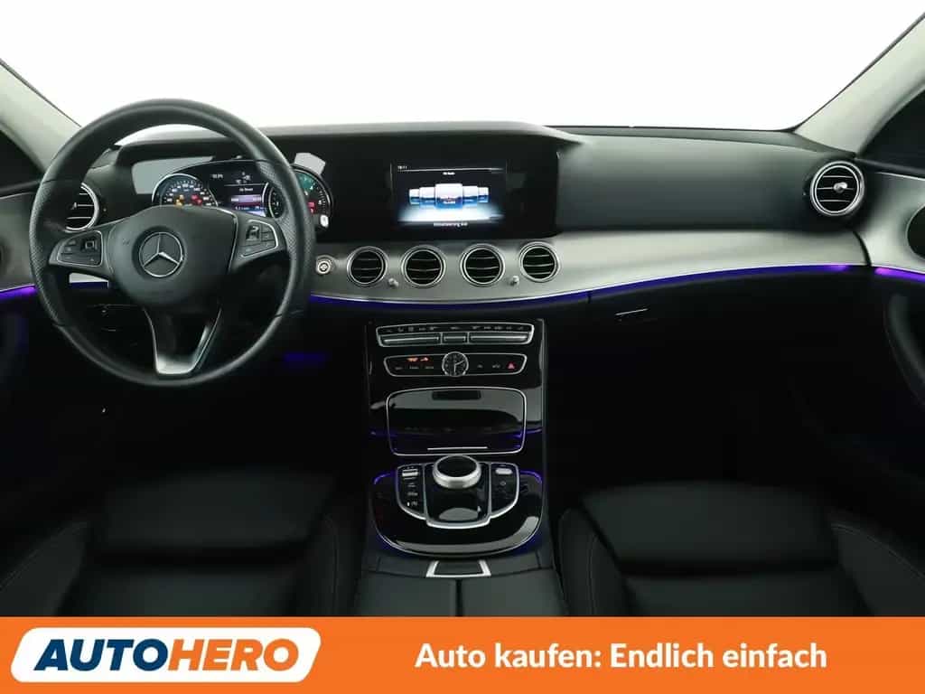 Mercedes-Benz E 220 d Avantgarde Aut.*NAVI*LED*TEMPO*CAM*PDC* 07/2017-photo-11