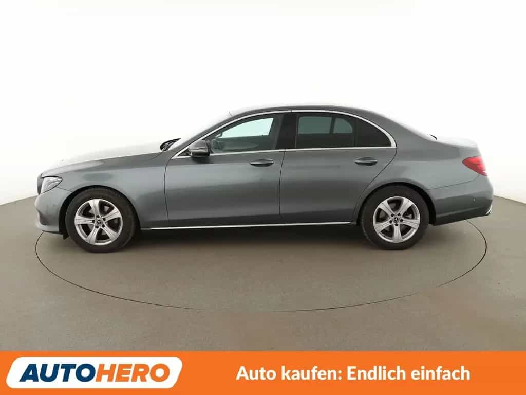 Mercedes-Benz E 220 d Avantgarde Aut.*NAVI*LED*TEMPO*CAM*PDC* 07/2017-photo-2