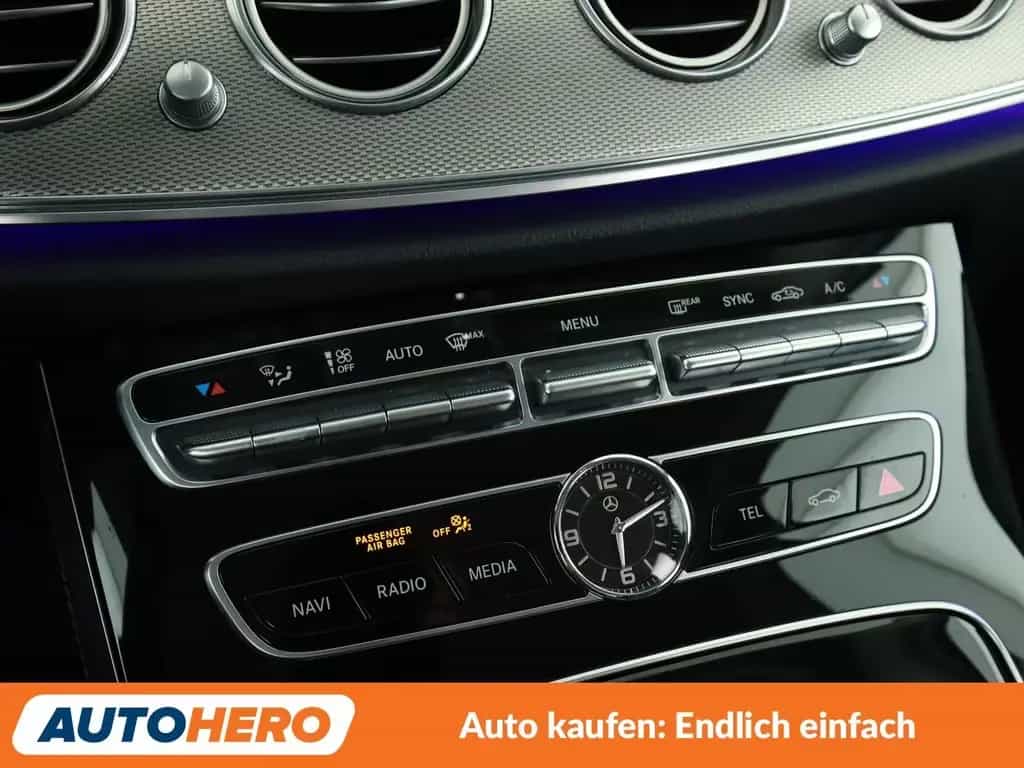 Mercedes-Benz E 220 d Avantgarde Aut.*NAVI*LED*TEMPO*CAM*PDC* 07/2017-photo-21