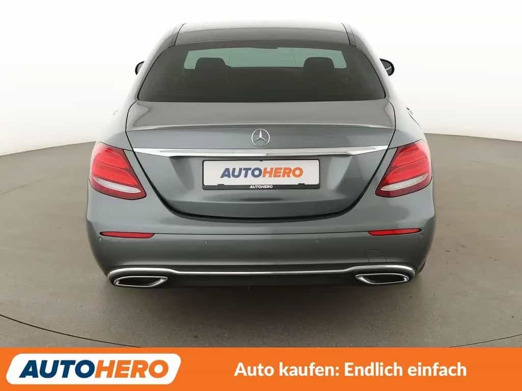Mercedes-Benz E 220 d Avantgarde Aut.*NAVI*LED*TEMPO*CAM*PDC* 07/2017-photo-4