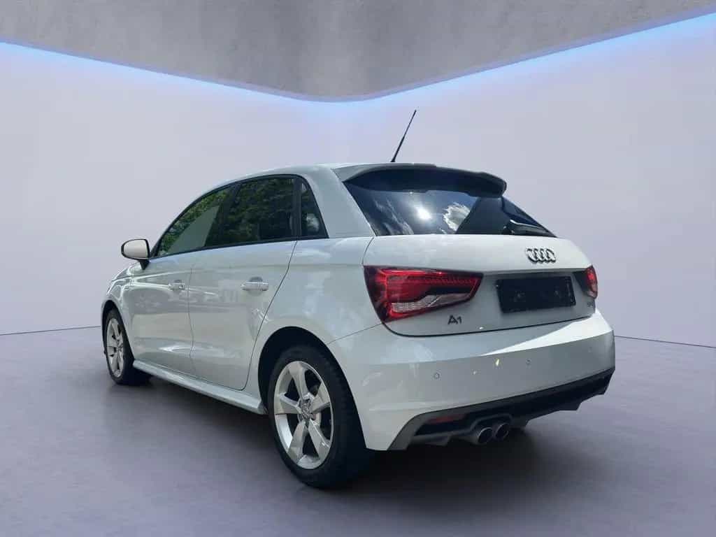 Audi A1 Sportback Sport Xenon/SHZ/PDC/Kessy 07/2016-photo-2