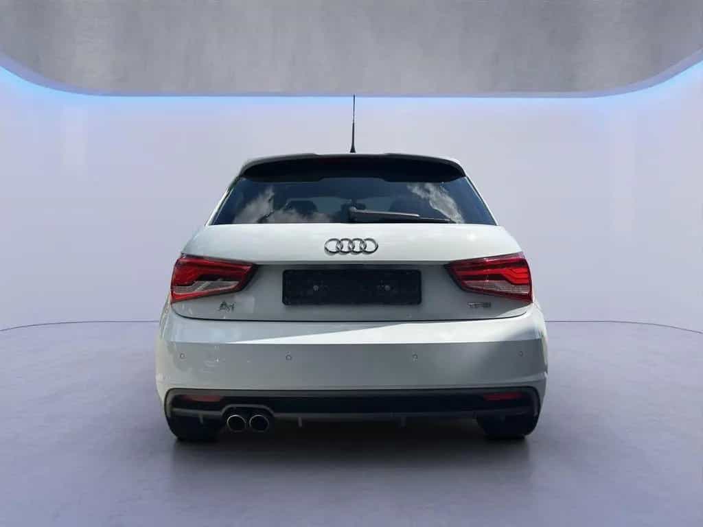 Audi A1 Sportback Sport Xenon/SHZ/PDC/Kessy 07/2016-photo-3