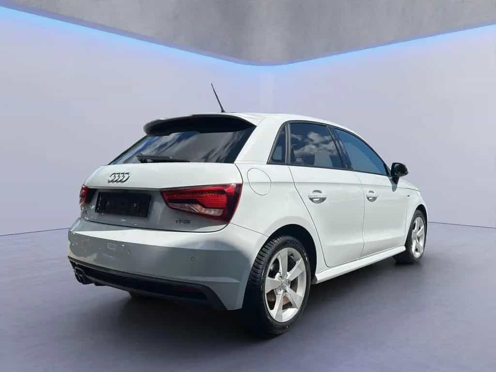 Audi A1 Sportback Sport Xenon/SHZ/PDC/Kessy 07/2016-photo-4