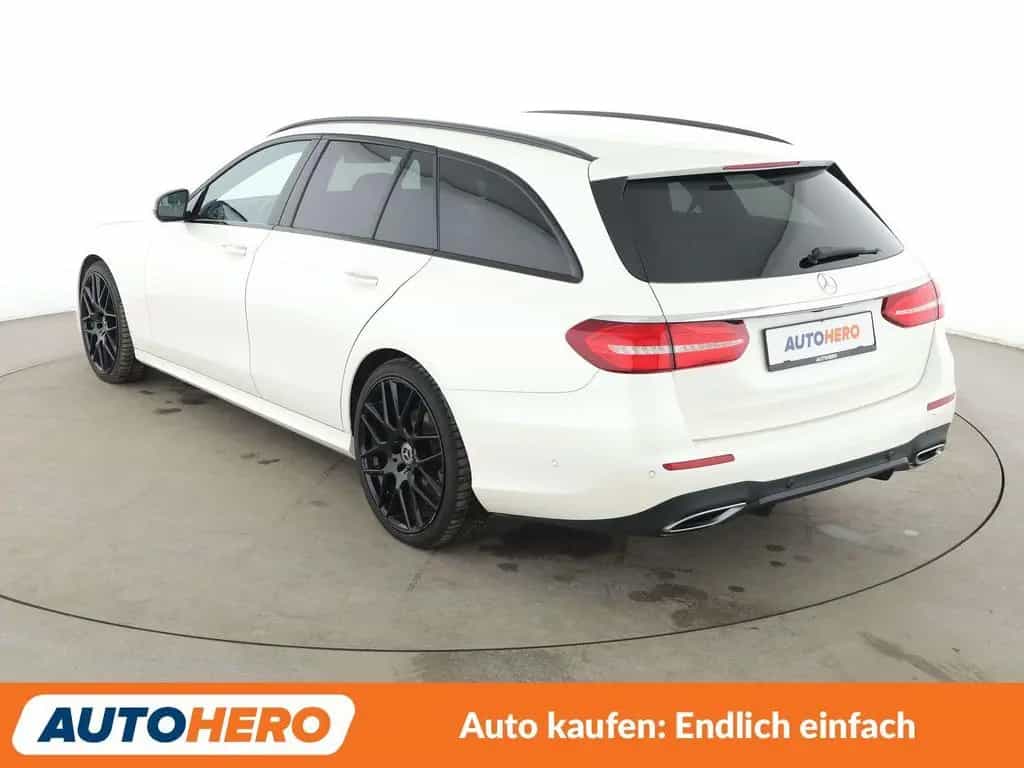 Mercedes-Benz E 220 d AMG Line Aut. *LED*VC*360°*SHZ*TEMPO* 10/2019-photo-3