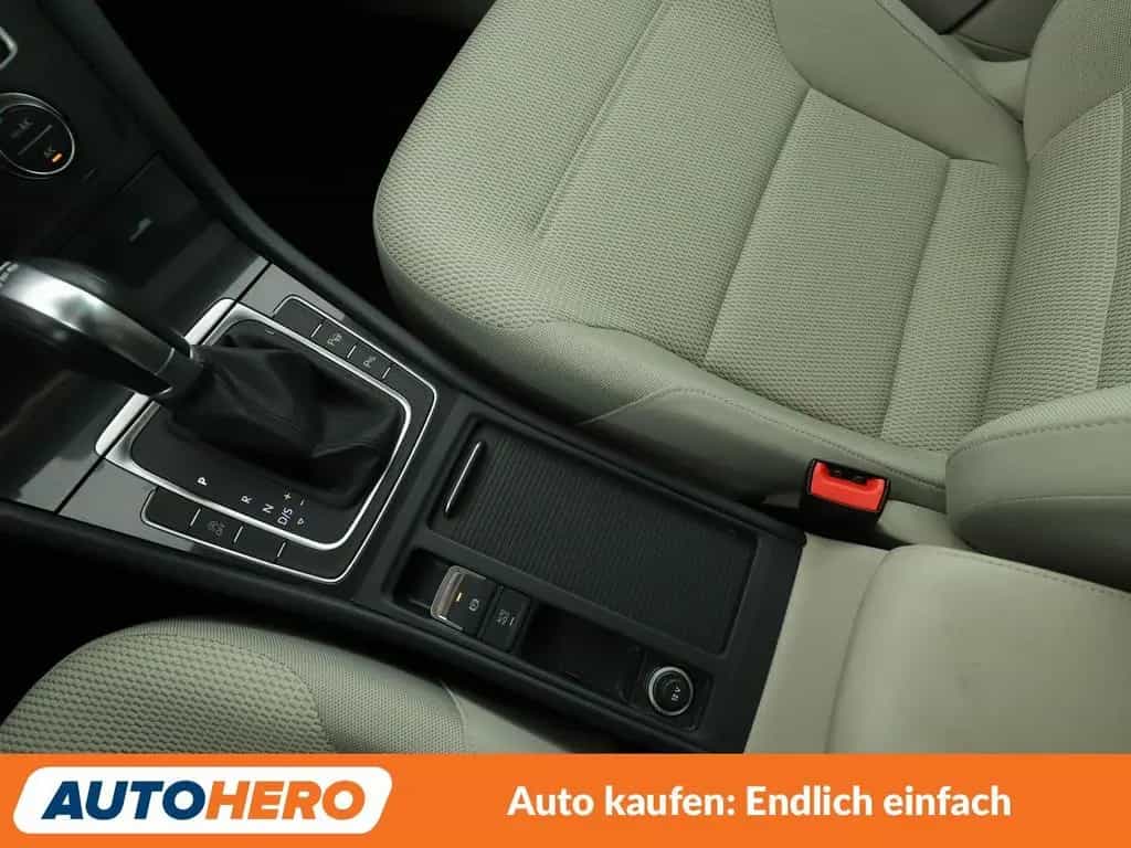 Volkswagen Golf VII 1.5 TSI ACT Comfortline BMT Aut.*PANO* 06/2017-photo-22