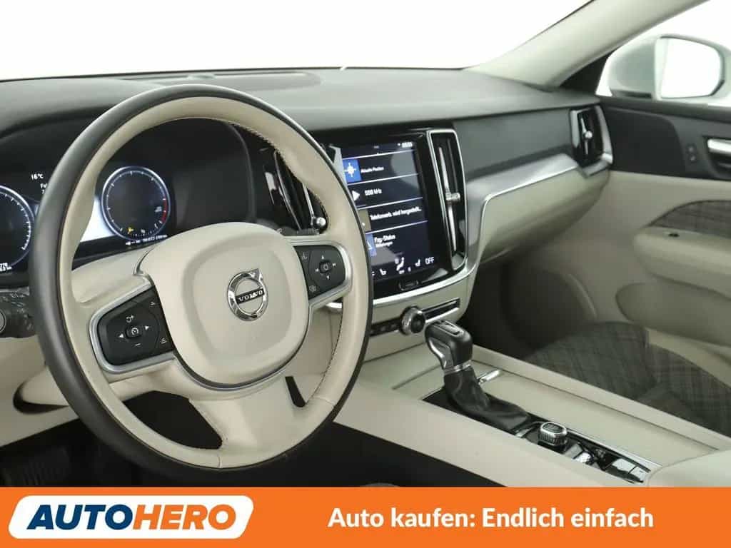 Volvo V60 2.0 D4 Momentum Aut.*NAV*LED*ACC*CAM*PDC*SHZ 06/2018-photo-10