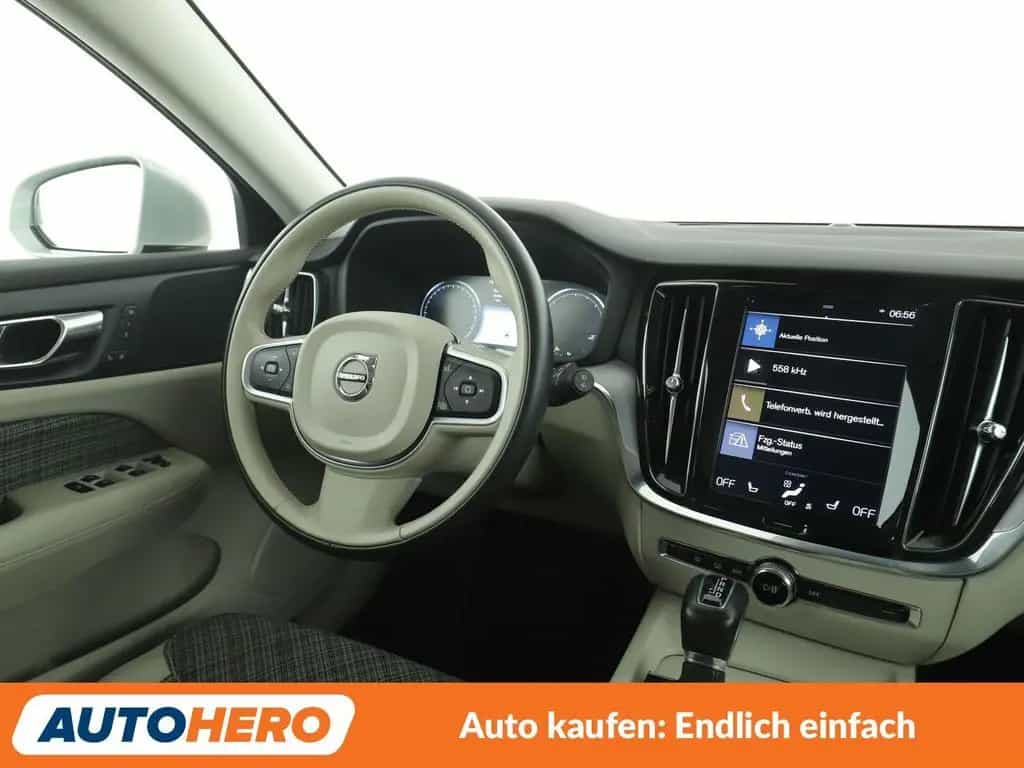 Volvo V60 2.0 D4 Momentum Aut.*NAV*LED*ACC*CAM*PDC*SHZ 06/2018-photo-12