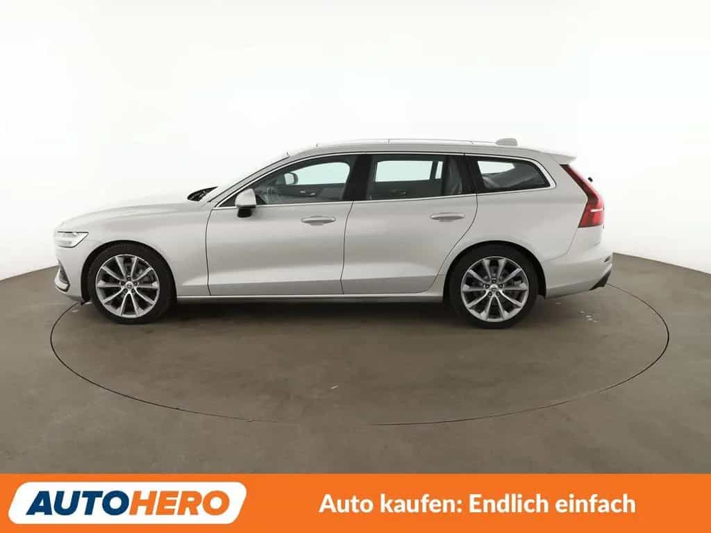 Volvo V60 2.0 D4 Momentum Aut.*NAV*LED*ACC*CAM*PDC*SHZ 06/2018-photo-2