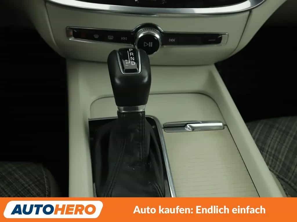 Volvo V60 2.0 D4 Momentum Aut.*NAV*LED*ACC*CAM*PDC*SHZ 06/2018-photo-22