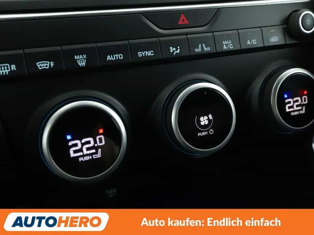 Jaguar E-Pace P200 R-Dynamic AWD Aut.*NAVI*LED*ACC*CAM* 01/2020-photo-22