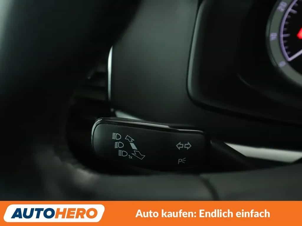 Skoda Karoq 1.5 TSI ACT Style*LED*ACC*PDC*SHZ*KLIMA* 05/2018-photo-28
