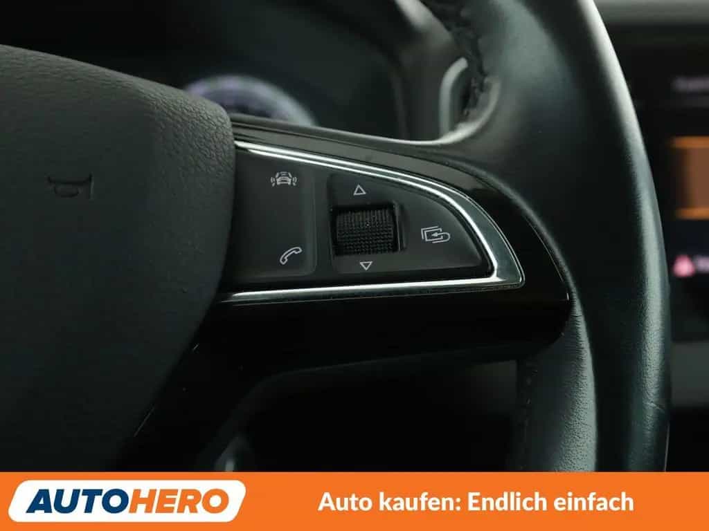 Skoda Karoq 1.5 TSI ACT Style*LED*ACC*PDC*SHZ*KLIMA* 05/2018-photo-30