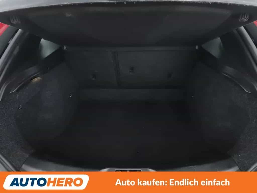 Volvo V40 2.0 T2 Momentum *NAV*TEMP*CAM*PDC*SHZ*ALU* 05/2019-photo-17