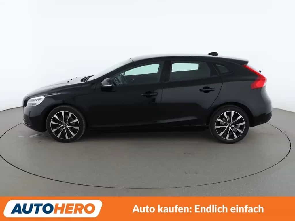 Volvo V40 2.0 T2 Momentum *NAV*TEMP*CAM*PDC*SHZ*ALU* 05/2019-photo-2
