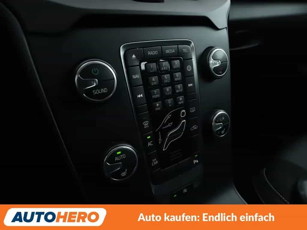 Volvo V40 2.0 T2 Momentum *NAV*TEMP*CAM*PDC*SHZ*ALU* 05/2019-photo-22