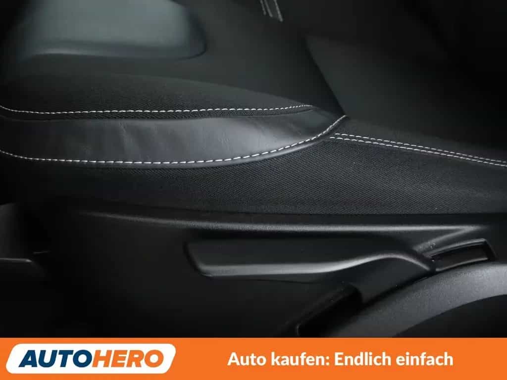 Volvo V40 2.0 T2 Momentum *NAV*TEMP*CAM*PDC*SHZ*ALU* 05/2019-photo-26