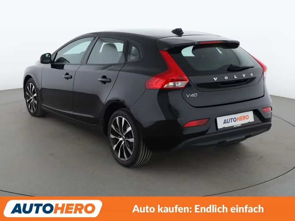 Volvo V40 2.0 T2 Momentum *NAV*TEMP*CAM*PDC*SHZ*ALU* 05/2019-photo-3