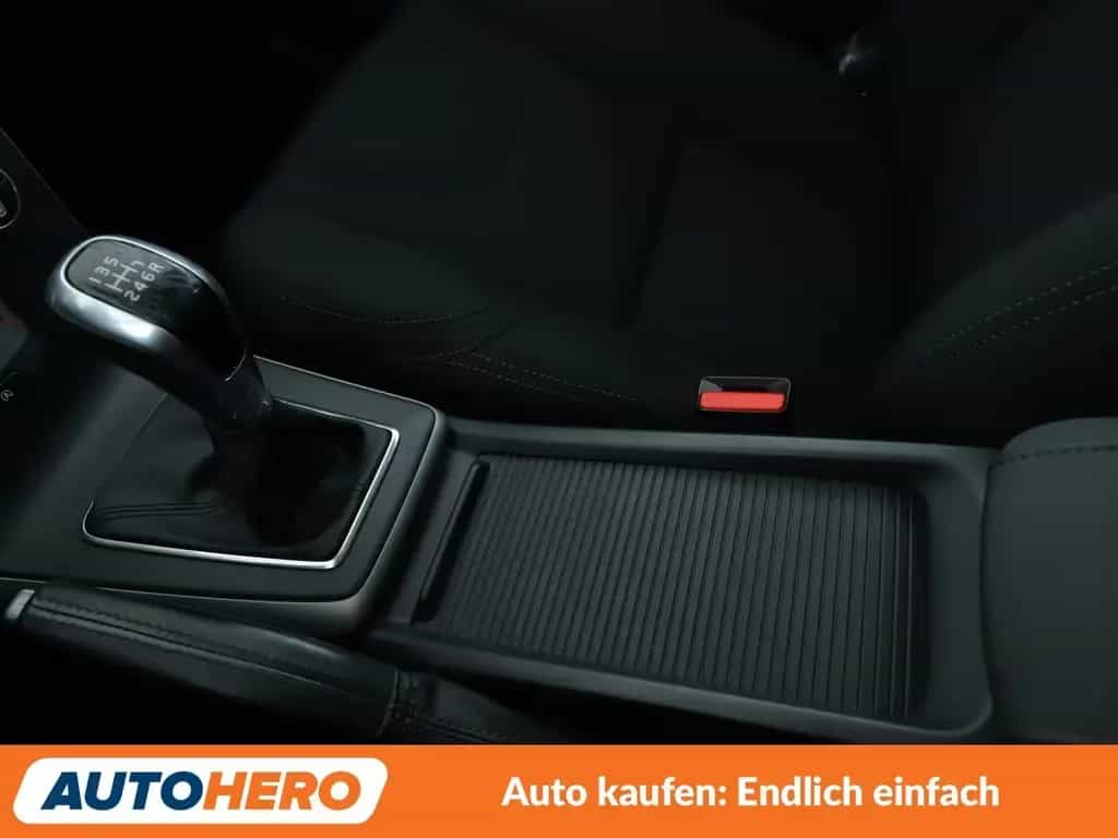 Volvo V40 2.0 T2 Kinetic *NAVI*LED*TEMPO*PDC*SHZ* 12/2016-photo-22