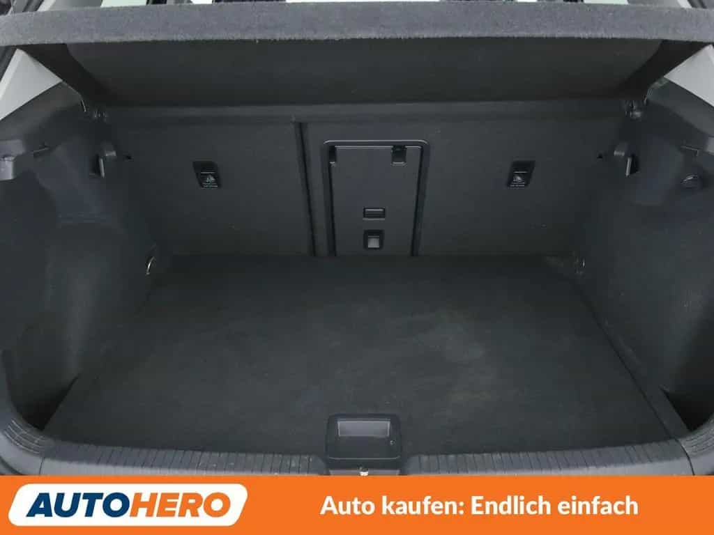 Volkswagen Golf VIII 1.5 eTSI ACT Life Aut.*NAVI*PDC*SHZ* 03/2020-photo-17