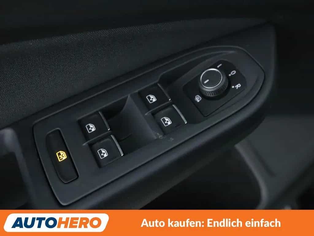 Volkswagen Golf VIII 1.5 eTSI ACT Life Aut.*NAVI*PDC*SHZ* 03/2020-photo-25