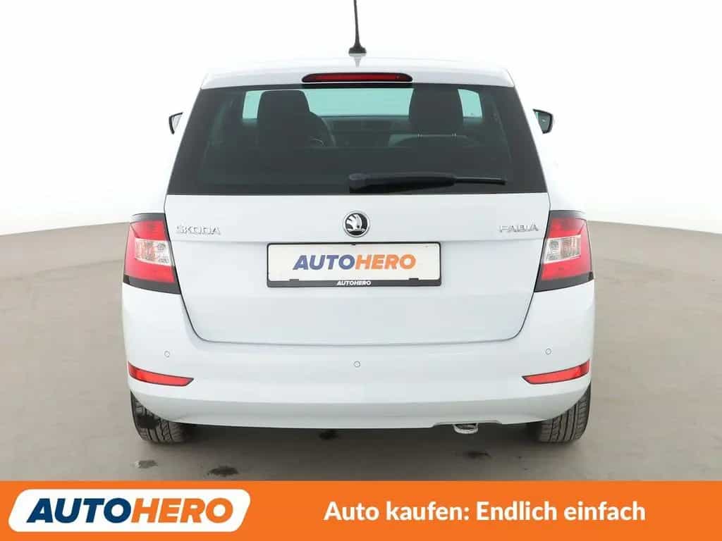 Skoda Fabia 1.0 TSI Ambition Aut.*TEMPO*PDC*SHZ* 03/2019-photo-4