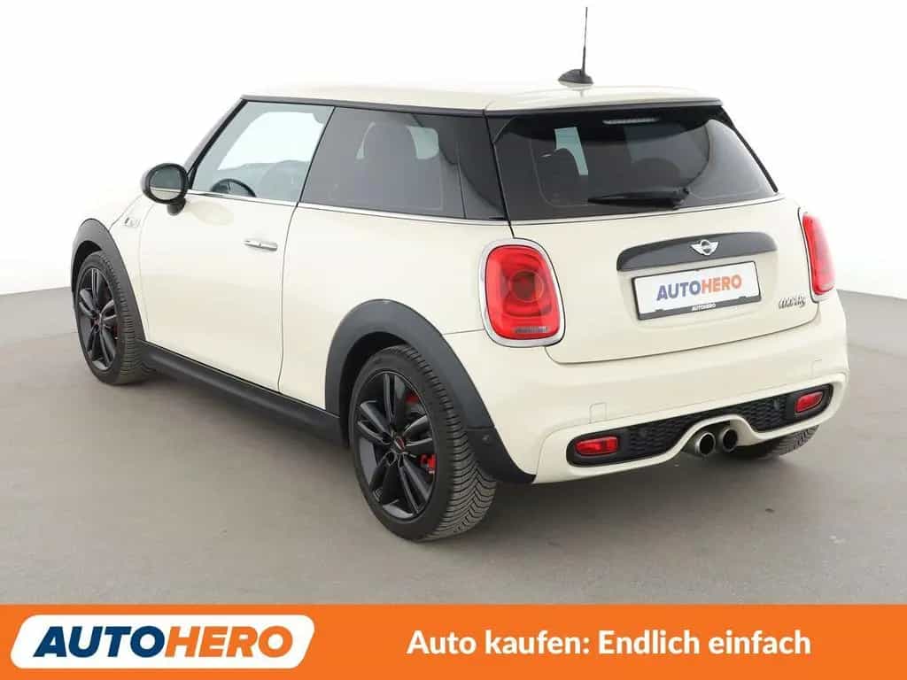 MINI Cooper S Aut.*NAVI*LED*TEMPO*PDC*SHZ* 11/2017-photo-3