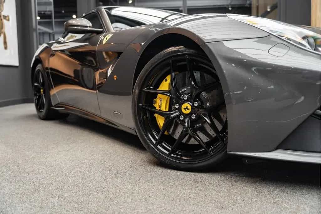 Ferrari F12 Berlinetta Carbon Lift kamera 6.3 Berlinetta 06/2014-photo-10