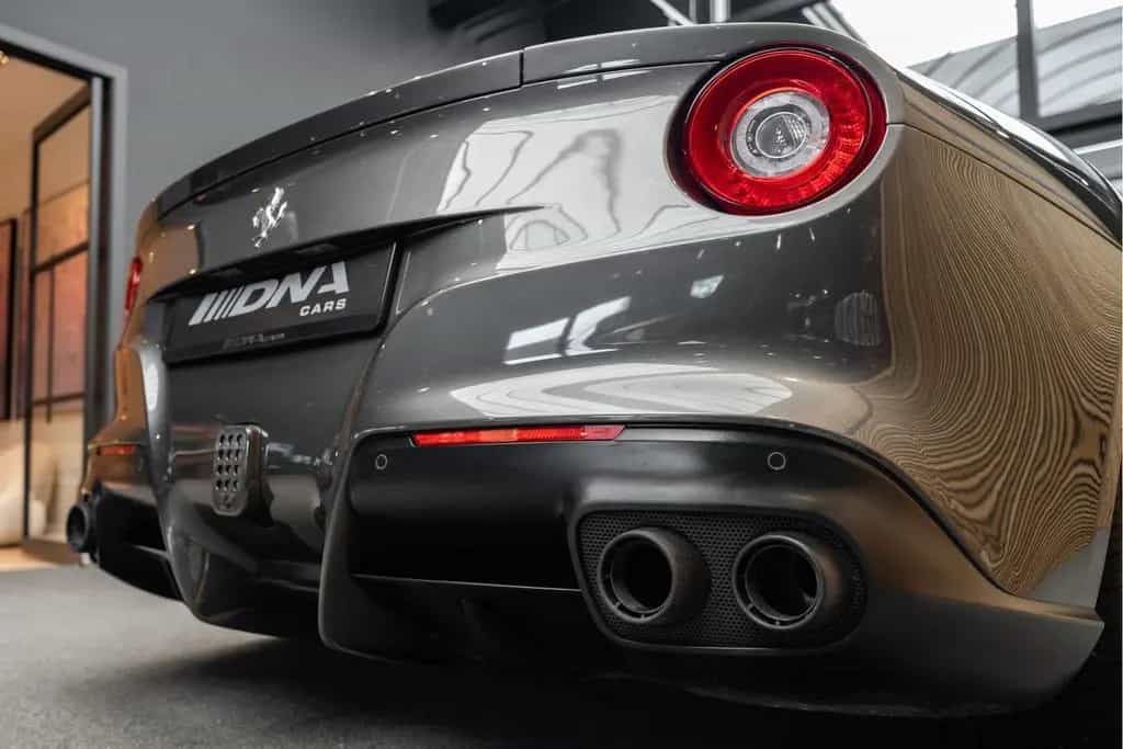 Ferrari F12 Berlinetta Carbon Lift kamera 6.3 Berlinetta 06/2014-photo-13