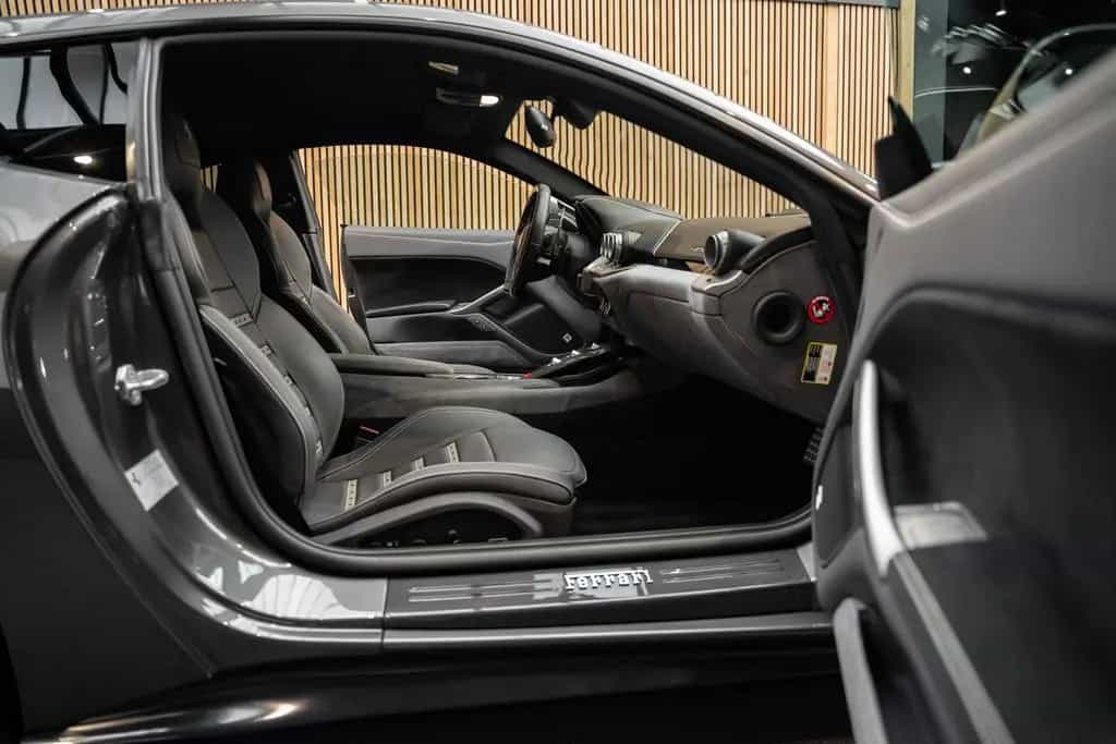 Ferrari F12 Berlinetta Carbon Lift kamera 6.3 Berlinetta 06/2014-photo-28