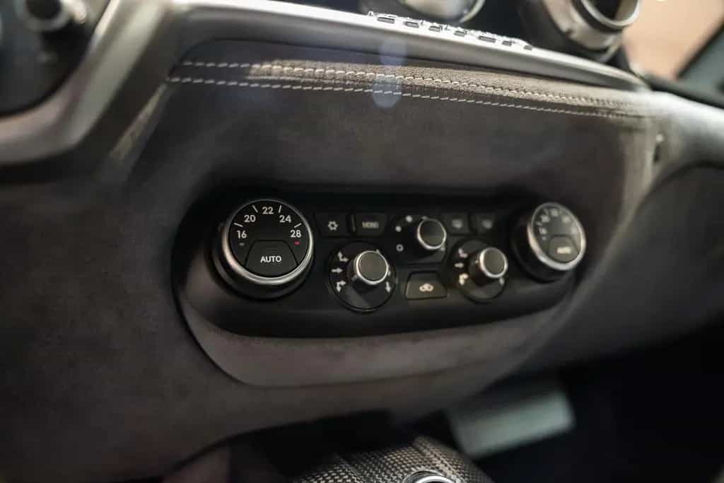Ferrari F12 Berlinetta Carbon Lift kamera 6.3 Berlinetta 06/2014-photo-31