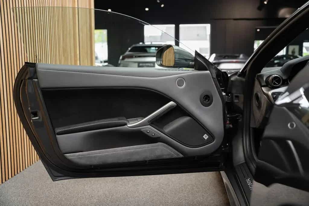 Ferrari F12 Berlinetta Carbon Lift kamera 6.3 Berlinetta 06/2014-photo-33