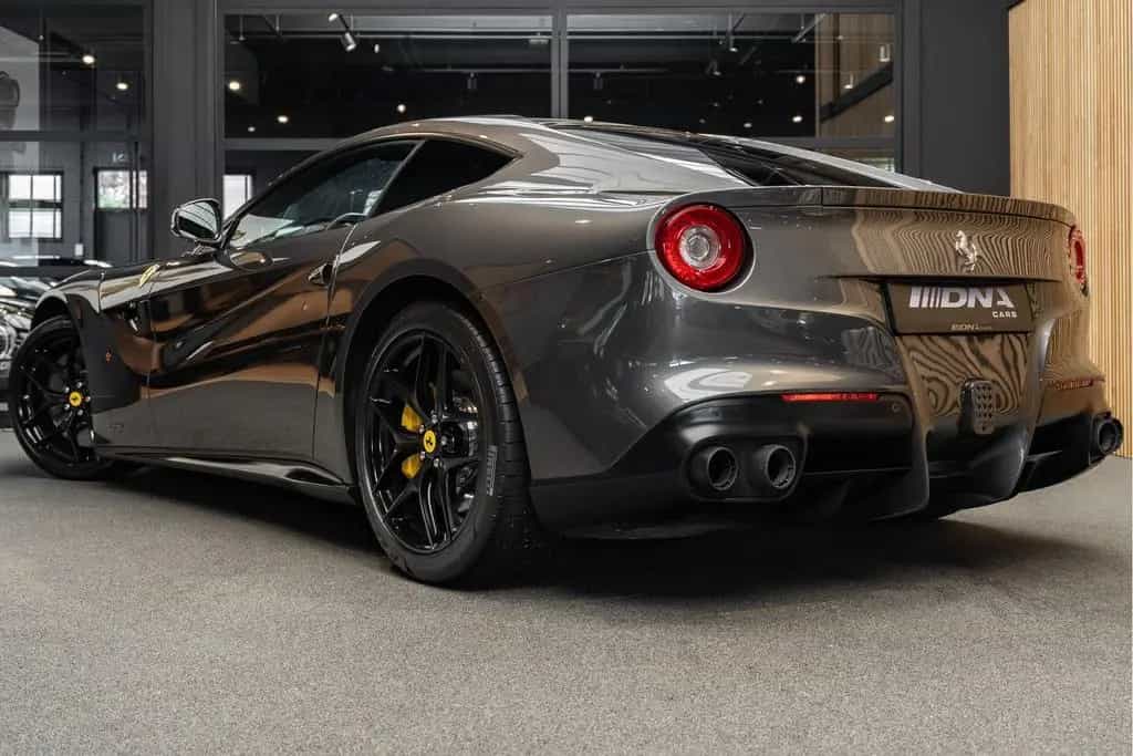 Ferrari F12 Berlinetta Carbon Lift kamera 6.3 Berlinetta 06/2014-photo-4