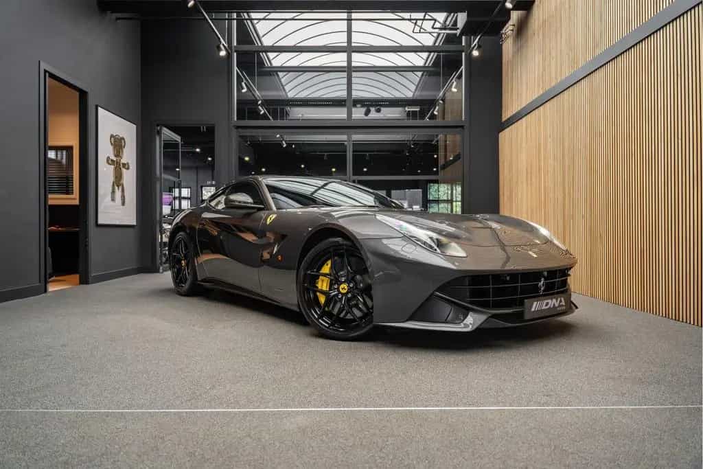 Ferrari F12 Berlinetta Carbon Lift kamera 6.3 Berlinetta 06/2014-photo-40