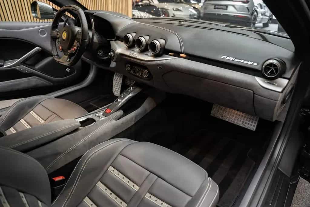 Ferrari F12 Berlinetta Carbon Lift kamera 6.3 Berlinetta 06/2014-photo-6