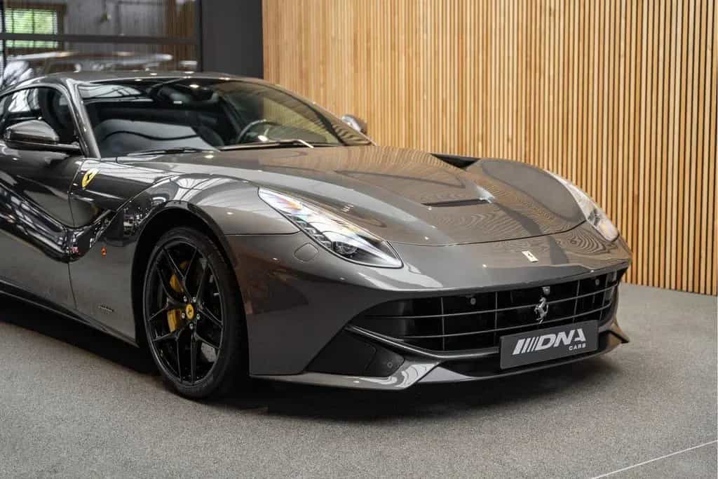 Ferrari F12 Berlinetta Carbon Lift kamera 6.3 Berlinetta 06/2014-photo-8