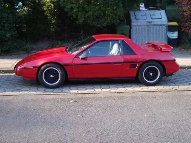 Pontiac Fiero Formula BJ 1988 Oldtimer 07/1988-photo-4