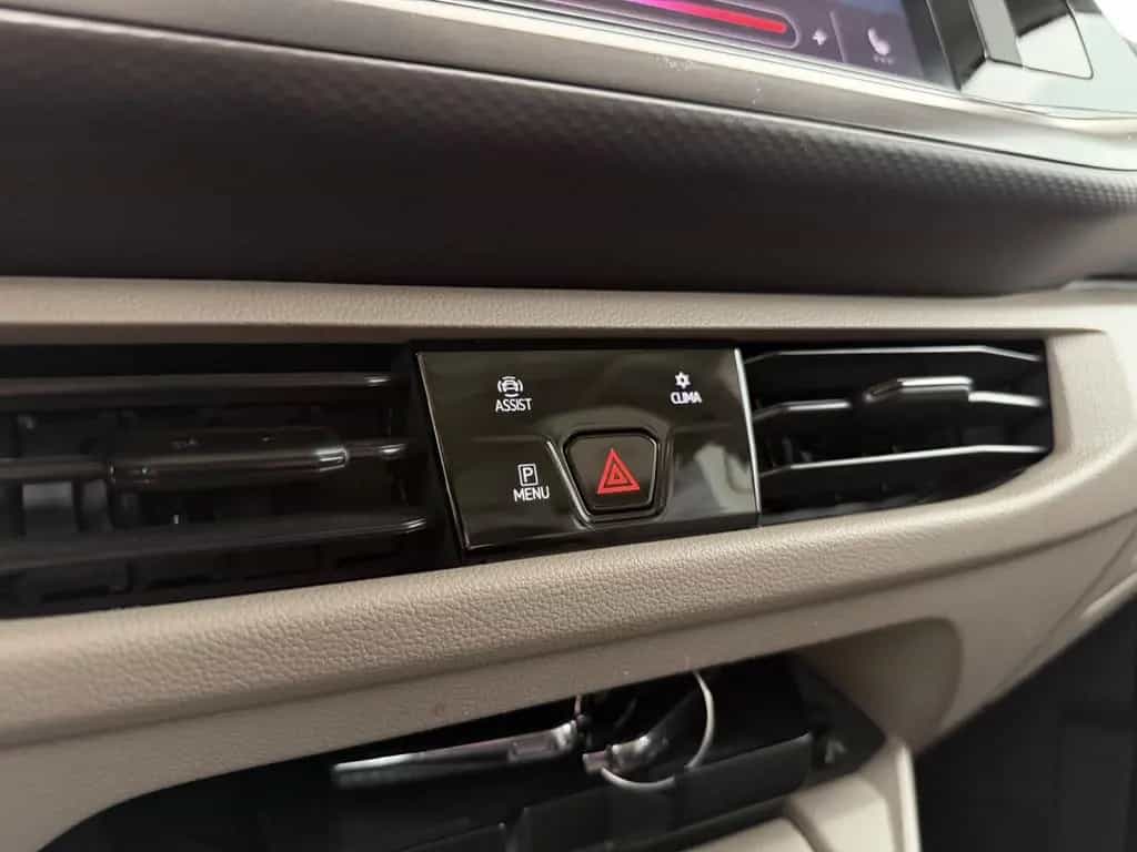 Volkswagen T7 Multivan 1.5 TSI*7.STZ*LED-AHK-R.KAM-TEMPOMAT 10/2021-photo-48