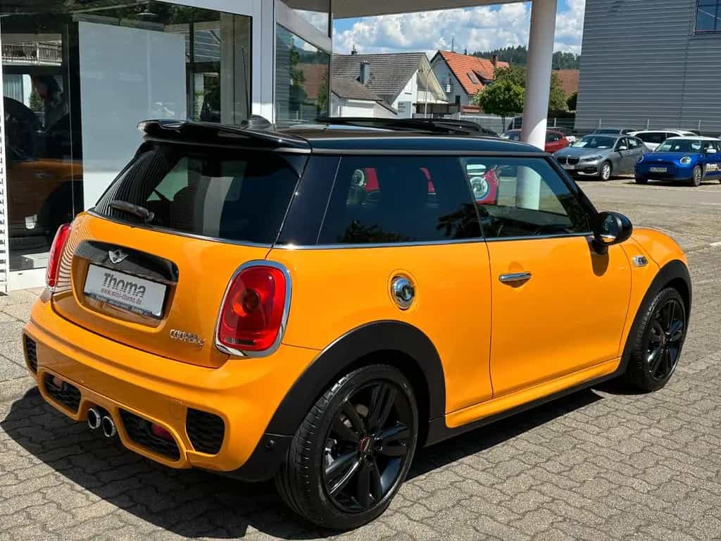 MINI Cooper S + JCW Int.+Ext.Pkt+Navi+Klimaaut.+Pano+ 06/2015-photo-2