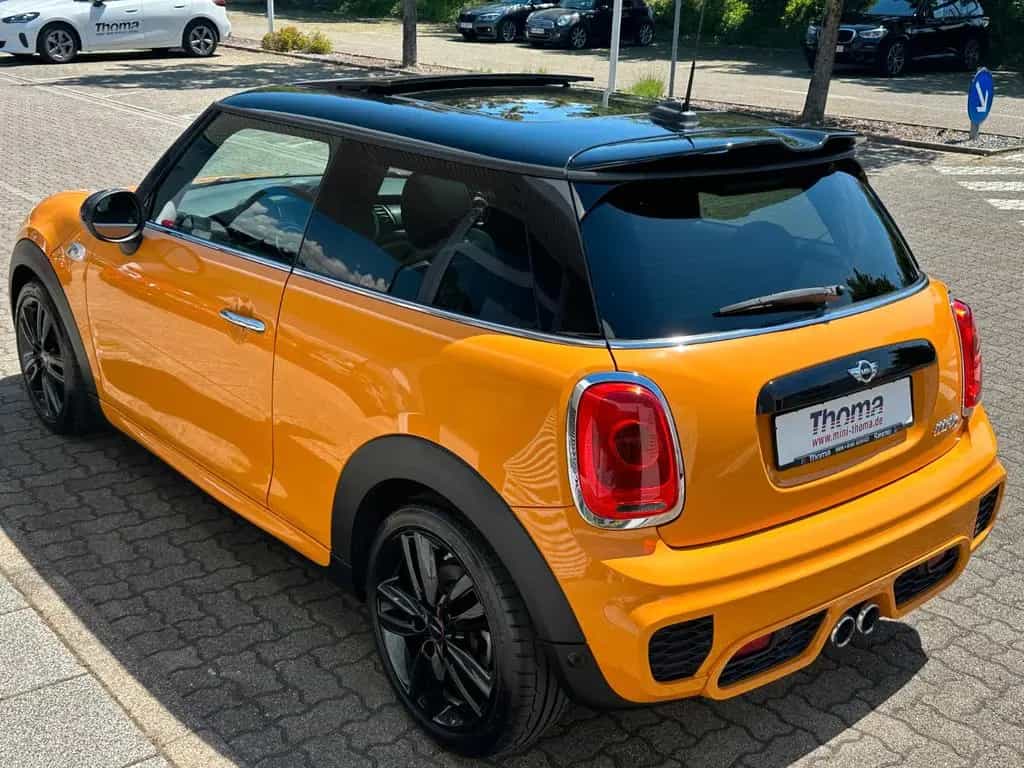 MINI Cooper S + JCW Int.+Ext.Pkt+Navi+Klimaaut.+Pano+ 06/2015-photo-4