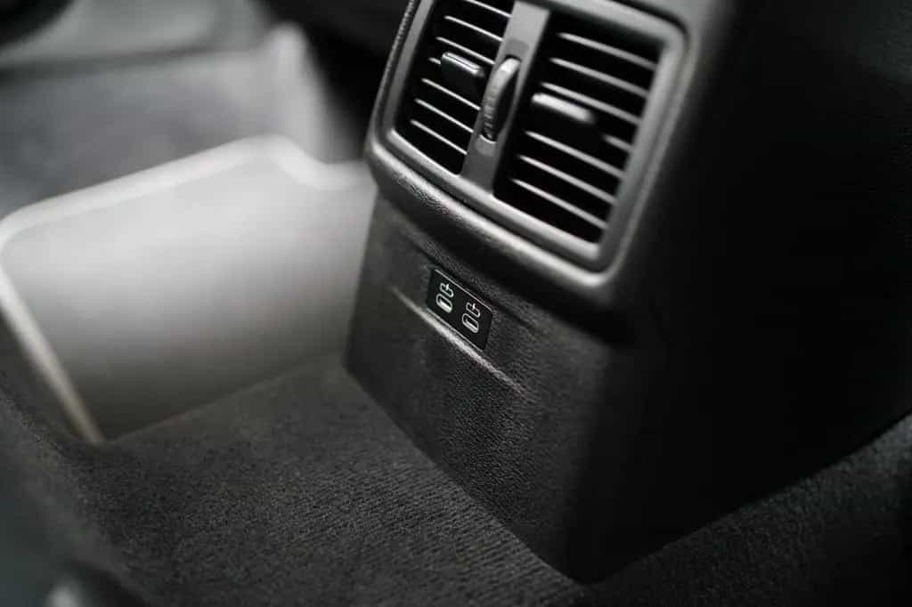 BMW X1 xDrive18d xLine +AHK+LED+Parkassist+Navigatio 04/2021-photo-16
