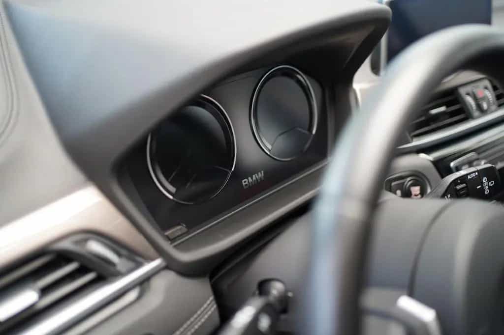 BMW X1 xDrive18d xLine +AHK+LED+Parkassist+Navigatio 04/2021-photo-9