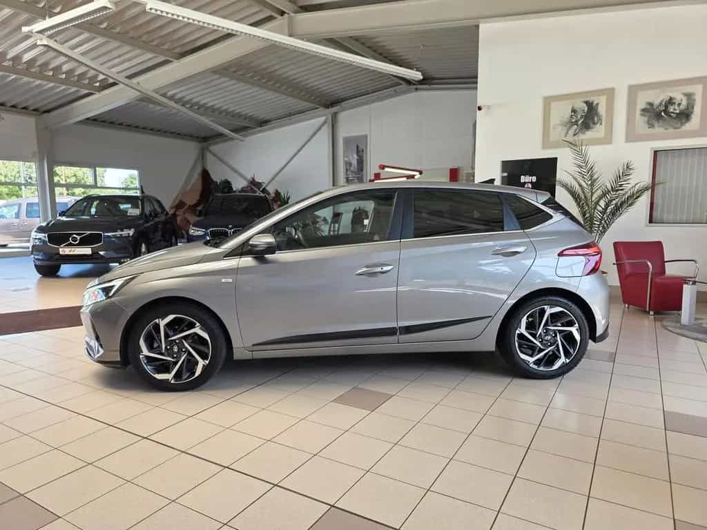 Hyundai i20 Aut. Prime 120/LED/Navi/Cam/DAB/BOSE/4x Shz 01/2022-photo-3