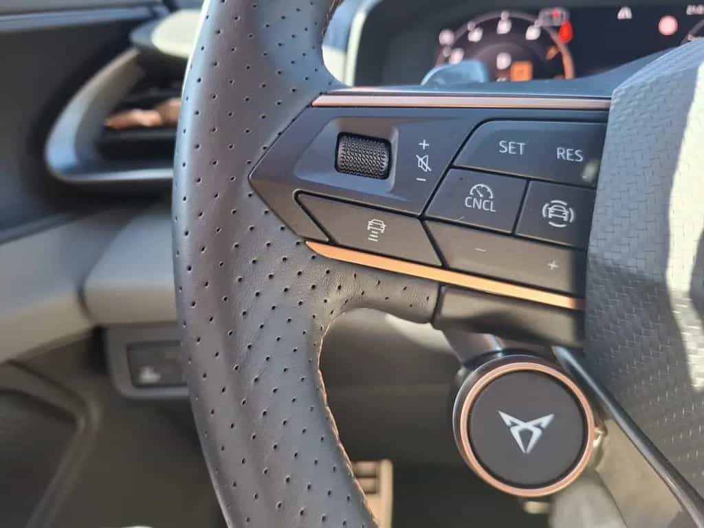 Cupra Terramar 1.5 eTSIEDGE 360°SENN*19"MEMORY*LED 12/2025-photo-28
