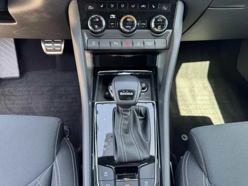 Skoda Karoq Sportline 1,5l TSI 110kW 7-Gang-DSG elektr 10/2022-photo-12