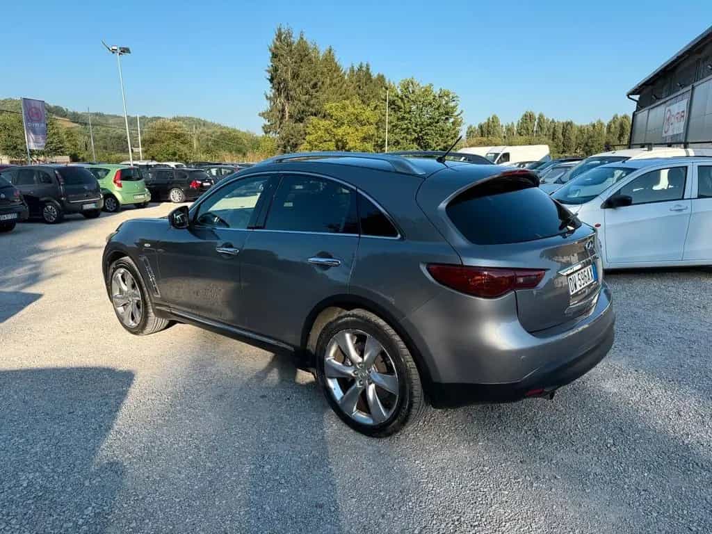 Infiniti FX FX37 S 320CV GPL 09/2009-photo-3