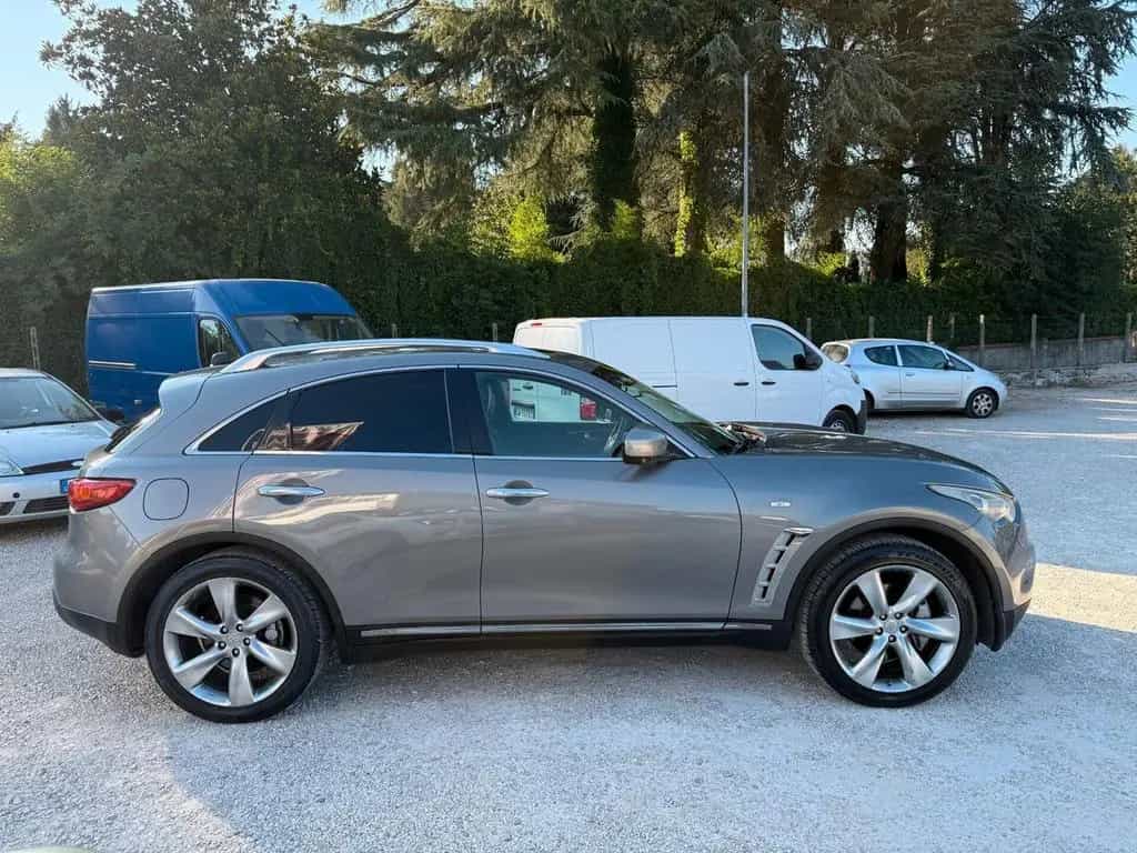 Infiniti FX FX37 S 320CV GPL 09/2009-photo-4