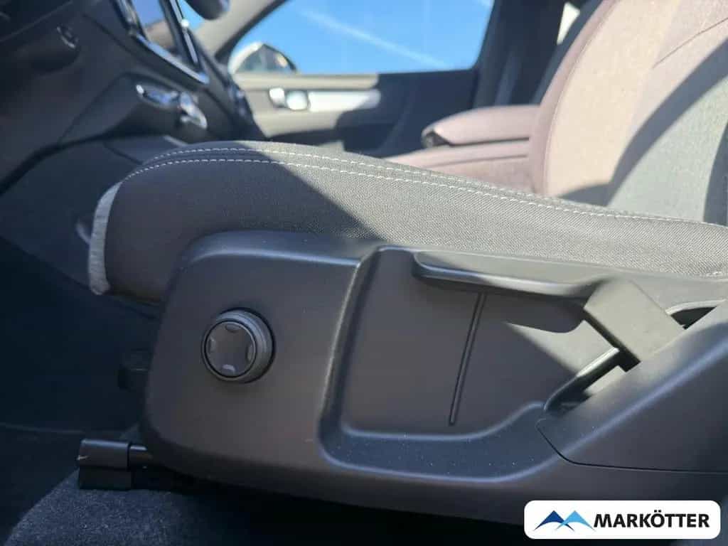Volvo XC40 T2 Core APPLE/CAM/NAVI/SHZ/LHZ/TEMPO 11/2023-photo-11